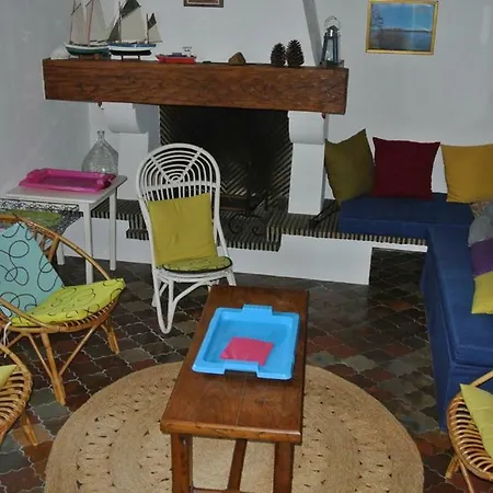 בית נופש Two-bedroom House With Garden